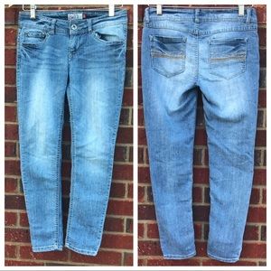 SO Jeans Sz 3 Blue Wash Distressed Skinny Slim Fit